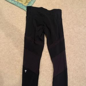 ivivva black mesh leggings